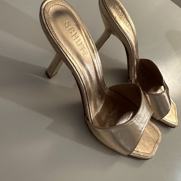 Schutz Dethalia Metallic Leather Sandal - Picture 4 of 6